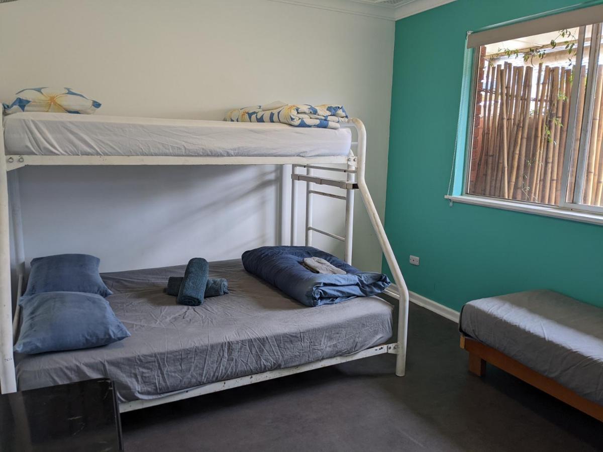 Ozzie Pozzie Backpackers Vandrehjem Port Macquarie Eksteriør billede